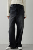センタープレスブラックデニムパンツ