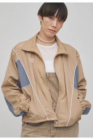 ウィム ガゼット/Whim Gazetteの【予約販売】【UMBRO×Whim Gazette】スタンドカラーブルゾン(110800/110802)