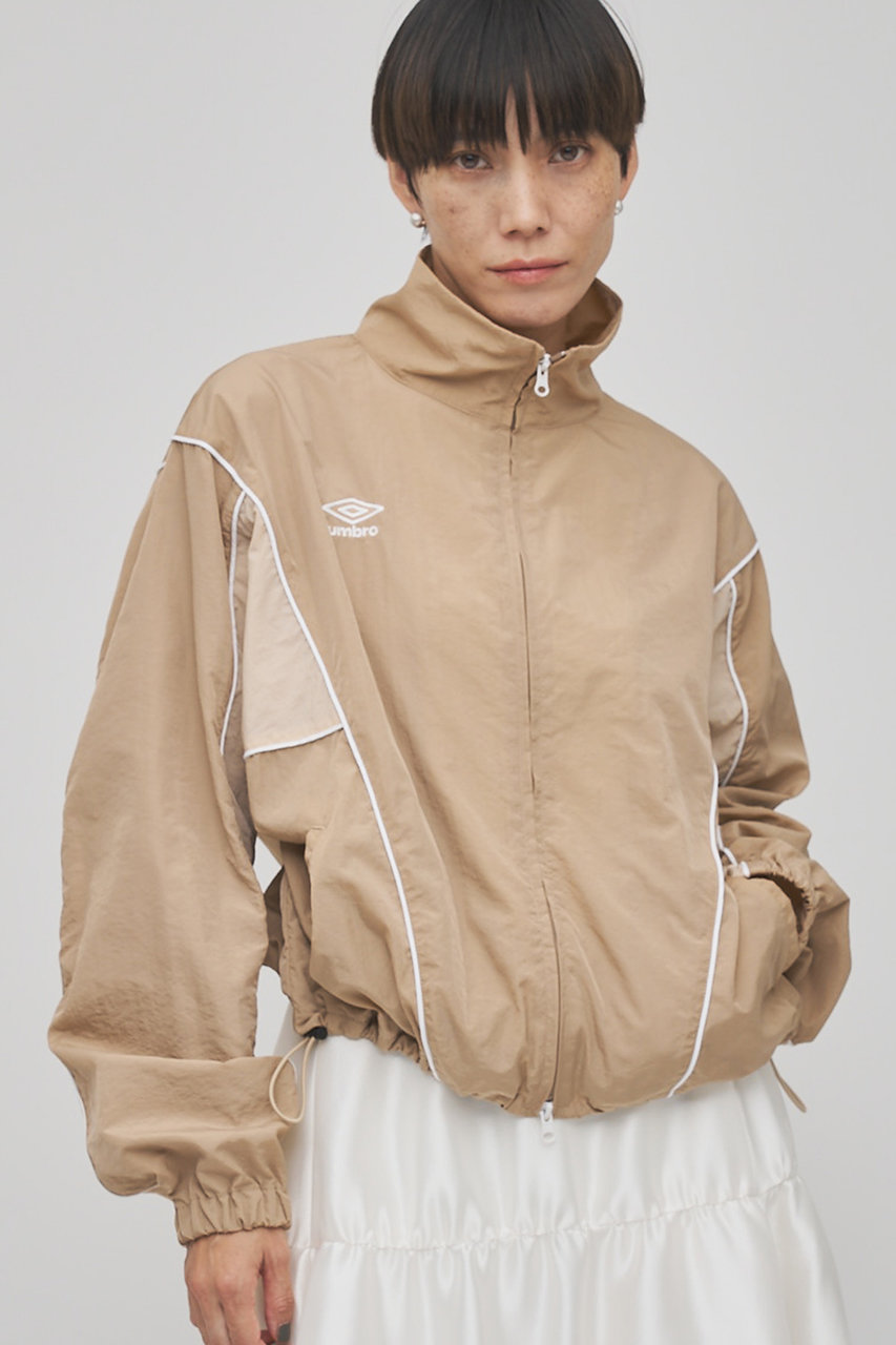 ウィム ガゼット/Whim Gazetteの【予約販売】【UMBRO×Whim Gazette】スタンドカラーブルゾン(ライトベージュ/WGZ1061107A0004)