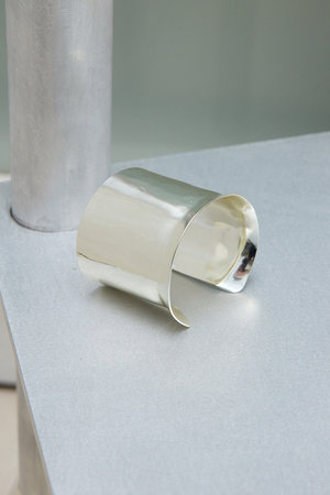 ウィム ガゼット/Whim Gazetteの【予約販売】【Hoaw.】ワイドカフバングル55mm(150300/150301)