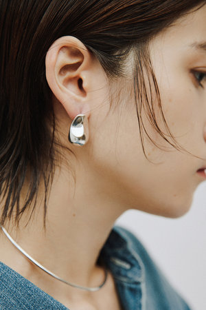 ウィム ガゼット/Whim Gazetteの【予約販売】【Hoaw.】オーバルシルエットピアス(150100/150101)