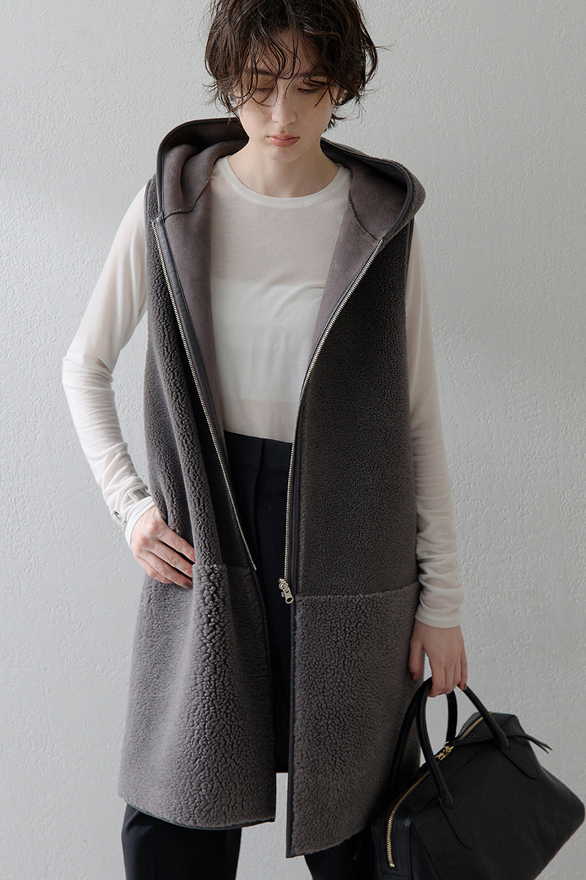 ウィム ガゼット/Whim Gazetteの【予約販売】〈WEB限定カラーあり〉【THE PAUSE】ボアフードロングジレ(チャコールグレー/WGP1062107A0004)