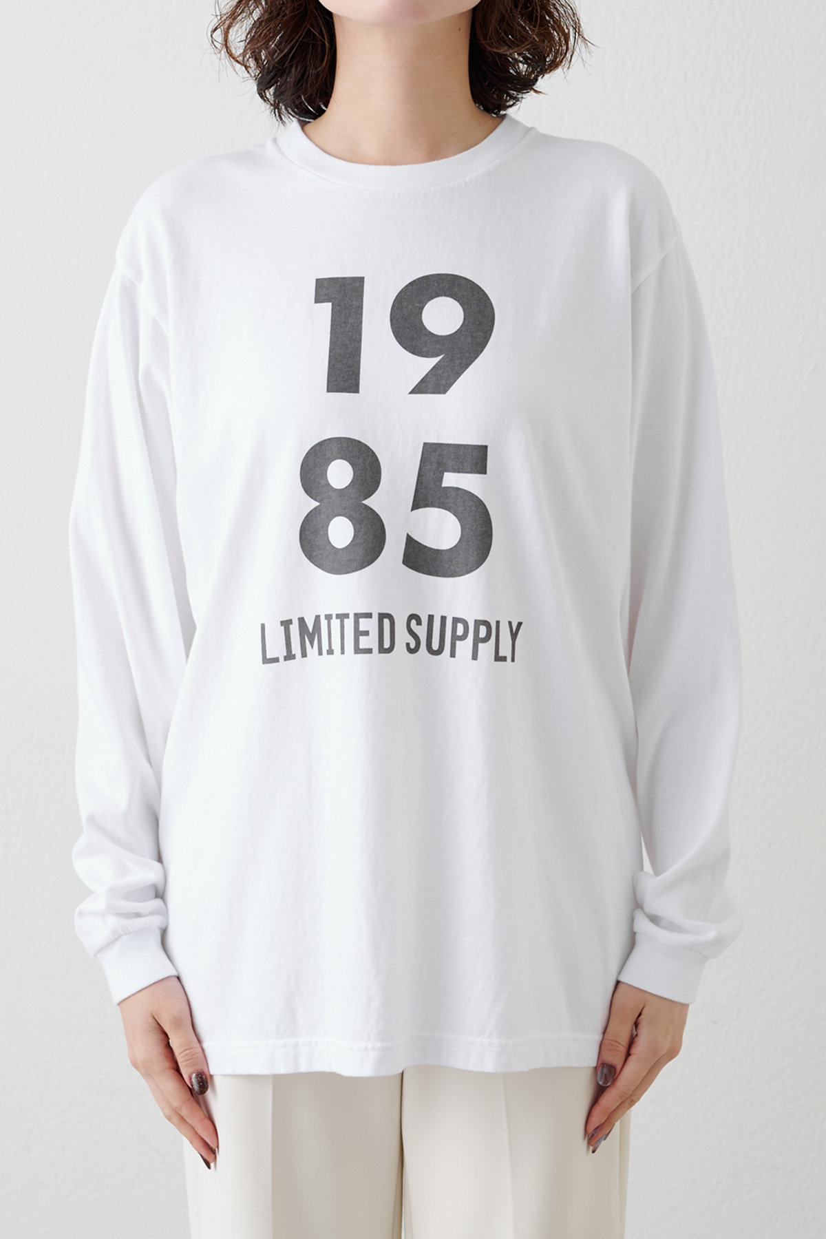 Whim Gazette(ウィム ガゼット)｜【予約販売】1985ロングTシャツ/オフ