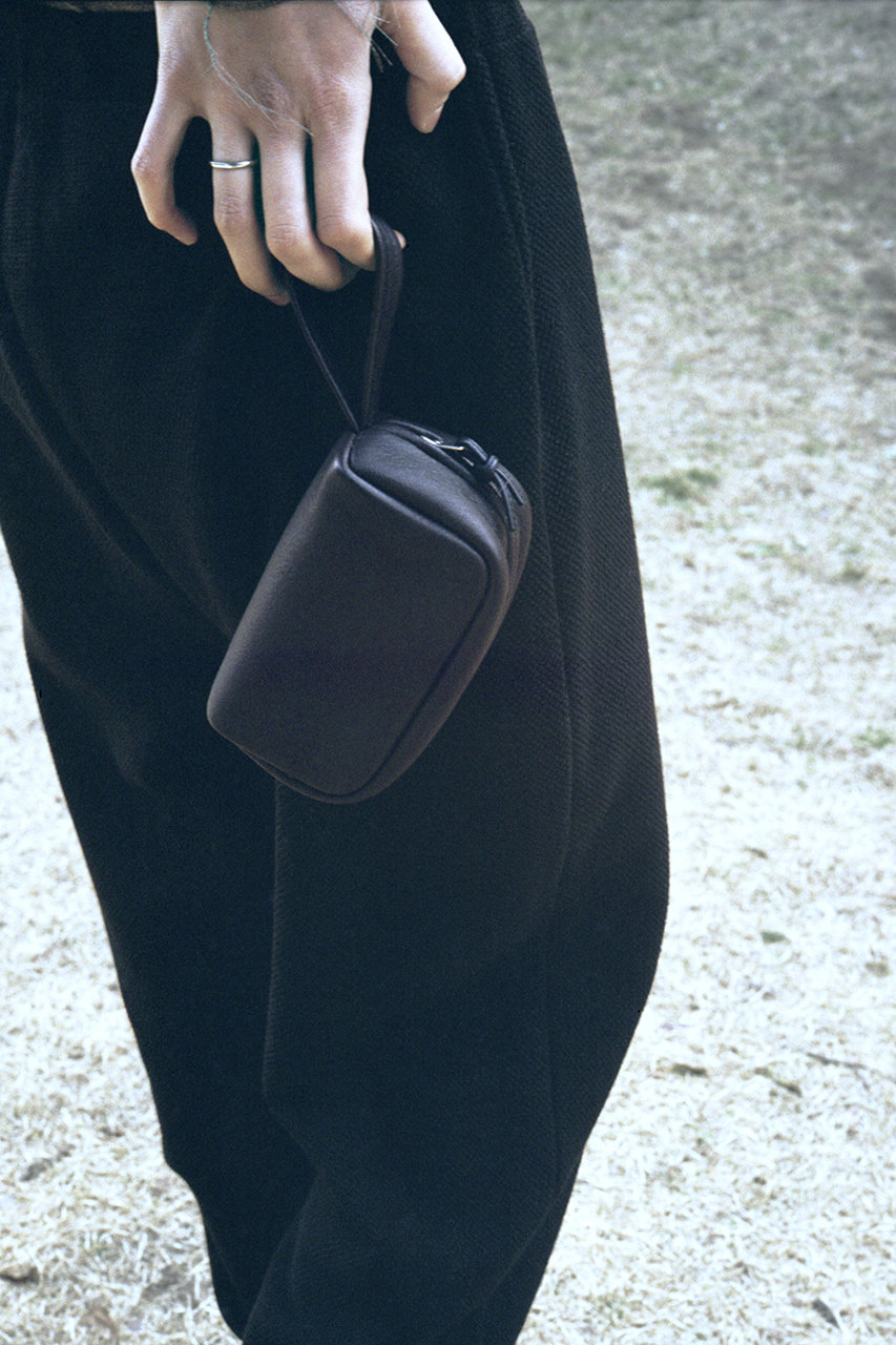 Aeta(アエタ)｜SQUARE POUCH/ブラック の通販｜ELLESHOP・(エル
