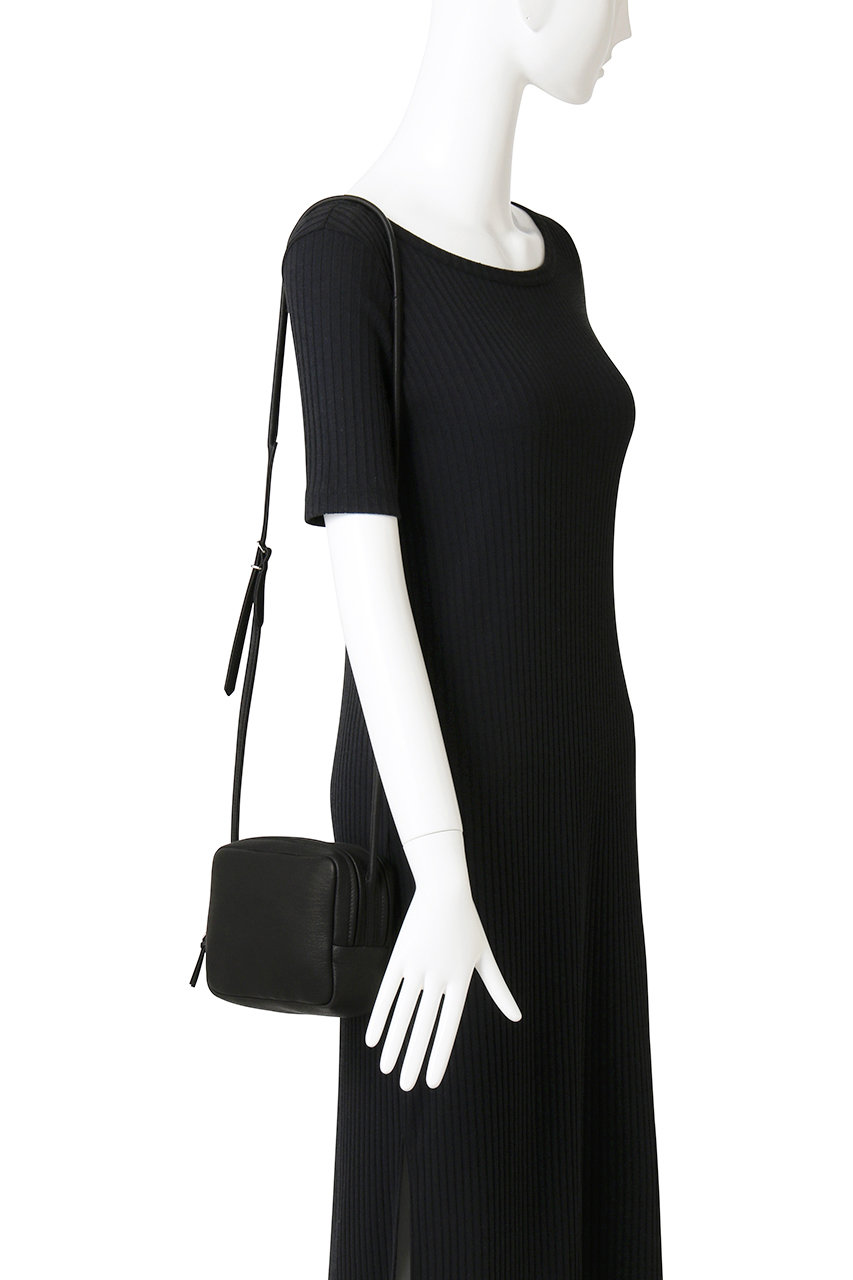 Aeta(アエタ)｜SQUARE SHOULDER/ブラック の通販｜ELLESHOP