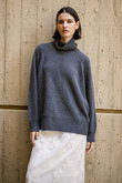ebure(エブール)｜ローゲージカシミア タートルネックニットプル