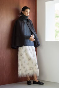 【美品】ebure エブール　 Vネック ブラウス ebure(エブール)｜フラワープリントフェザー 深Vネックブラウス