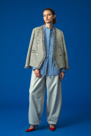 エブール/ebureの【1/16 0:00販売開始】エッセンシャルコットン バンドカラーシャツ(110400/110403)