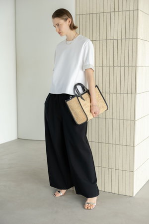 エブール/ebureの【3/20 0:00販売開始】ソフトツイストポンチ バイカラースリーブTブラウス(110400/110402)