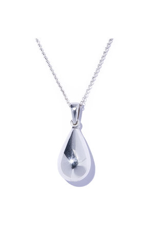 イリスフォーセブン/IRIS 47のoliva ネックレス(150200/150201)