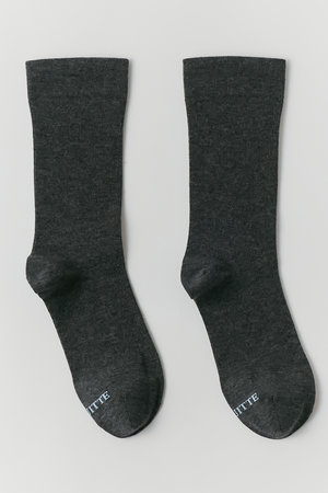 イリスフォーセブン/IRIS 47の【UNQUITTE】effortless 着圧ソックス(140700/140701)