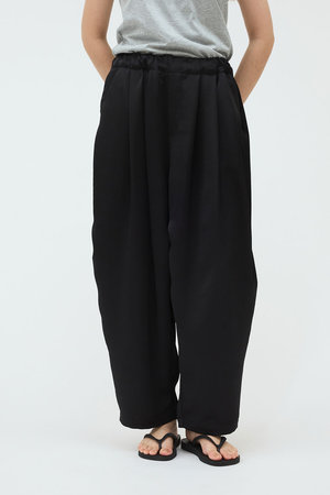 ミズイロインド/mizuiro indのsatin wide cargo PT パンツ(110600/110601)