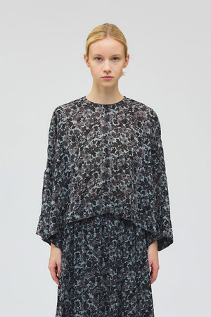 ミズイロインド/mizuiro indのフラワープリントワイドプルオーバー(110400/110403)