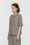 print half slv shirt シャツ ミズイロインド/mizuiro ind