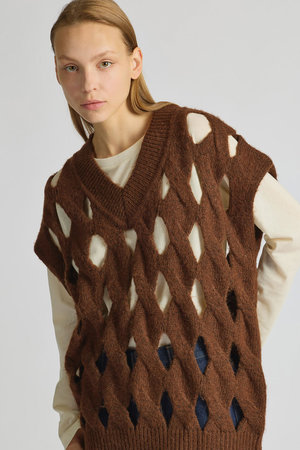 ミズイロインド/mizuiro indのcable V neck vest ベスト(110300/110301)