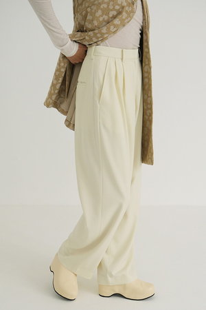 クラネ/CLANEのBASIC TUCK PANTS/パンツ(110600/110601)