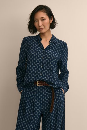 ブルックス ブラザーズ/Brooks Brothersのビスコース　フーラードプリント　ソフトシャツ(110400/110403)