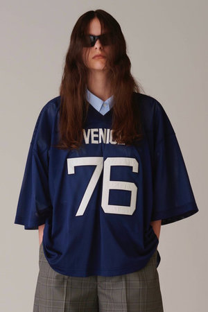 アンスクリア/INSCRIREのメッシュ フットボール Tシャツ