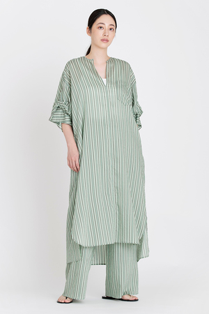 ツイストスリーブワンピース