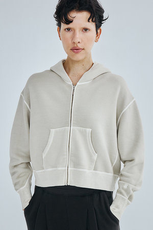 ティッカ/TICCAのウラケジップパーカー