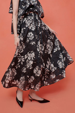 アルアバイル/allurevilleの【Loulou Willoughby】モノトーンフラワー刺繍フレアスカート(110700/110703)