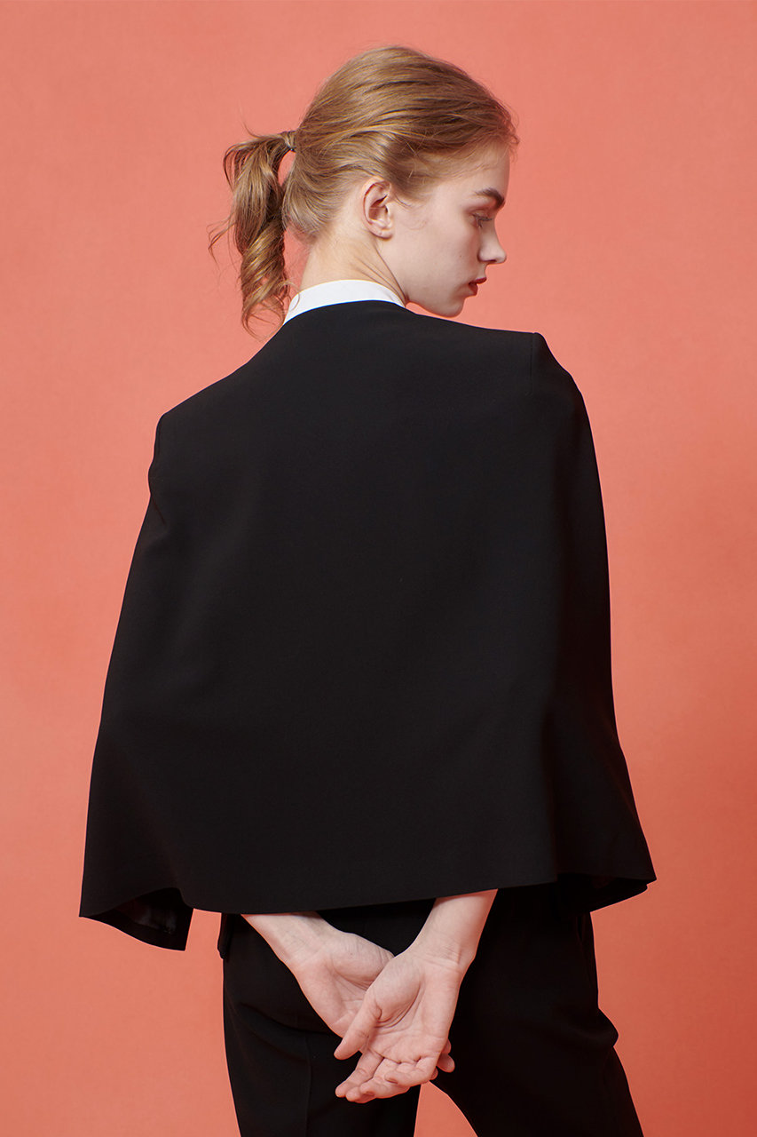 【超美品】LOULOU WILLOUGHBY 　ブラック　ケープジャケット　2 LOULOU WILLOUGHBY】リトルブラックケープジャケット|allureville