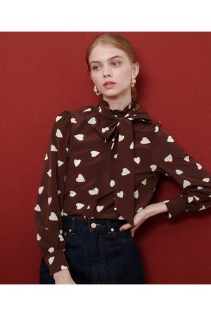 アルアバイル/allurevilleの【LOULOU WILLOUGHBY】デシンハートプリントボウタイブラウス(110400/110403)