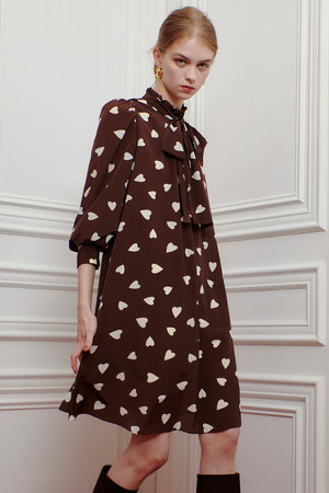 新品タグ付きallurevilleワンピース allureville ワンピース ダブルアムンゼンVネックタック