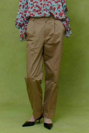 アルアバイル/allurevilleの【予約販売】【LOULOU WILLOUGHBY】タックチノパンツ(110600/110601)