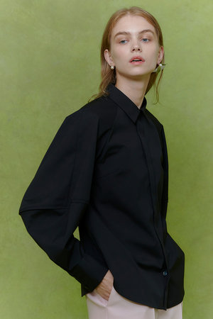 アルアバイル/allurevilleの【予約販売】【LOULOU WILLOUGHBY】キリカエボリュームシャツ(110400/110403)