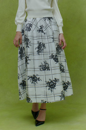 アルアバイル/allurevilleの【予約販売】【LOULOU WILLOUGHBY】SILK CO フラワーチェックスカート(110700/110703)