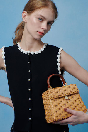 アルアバイル/allurevilleの【予約販売】【LOULOU WILLOUGHBY】クロッシェフラワートリミングプルオーバー(110300/110301)