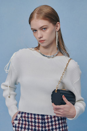 アルアバイル/allurevilleの【予約販売】【LOULOU WILLOUGHBY】レースアップショルダープルオーバー(110300/110301)