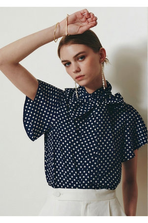 アルアバイル/allurevilleの【予約販売】【LOULOU WILLOUGHBY】デシンドットフレアスリーブブラウス(110400/110402)