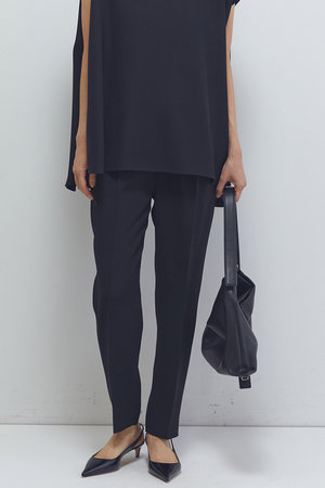 【2023SS】プルミエアロンディスモン タフタ テーパードパンツ ブラック ウールサテンタックパンツ】｜1er Arrondissement（プルミエ