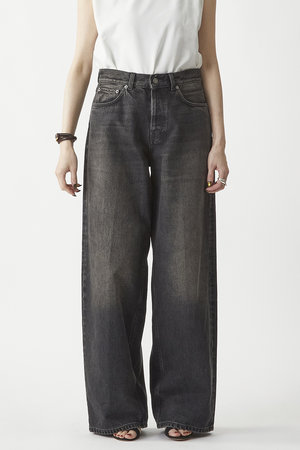 プルミエ アロンディスモン/1er Arrondissementの【HAIKURE】“BETHANY EARL WASH”デニムパンツ(110600/110604)