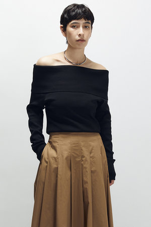 ellie オフショルダートップス　ブラック⭐︎ 新品】ELLIE エリー オフショルダートップス【BLACK】 - メルカリ
