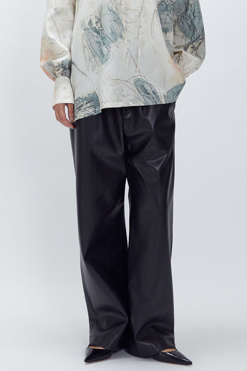 フェイクレザーパンツ