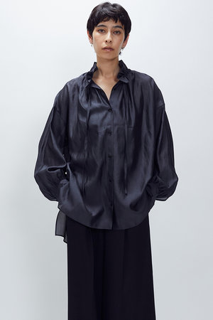 超美品 プルミエ アロンディスモン/ニュアンスブラウス フリルカラー 濃紺 超美品 プルミエ アロンディスモン/ニュアンスブラウス フリル