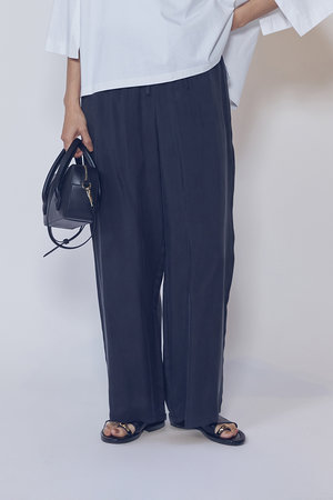 プルミエ アロンディスモン/1er Arrondissementのキュプラフィブリルイージーパンツ(110600/110601)