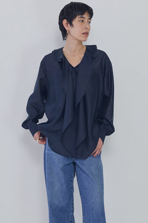 プルミエ アロンディスモン/1er ArrondissementのラッフルＶネックブラウス(110400/110403)