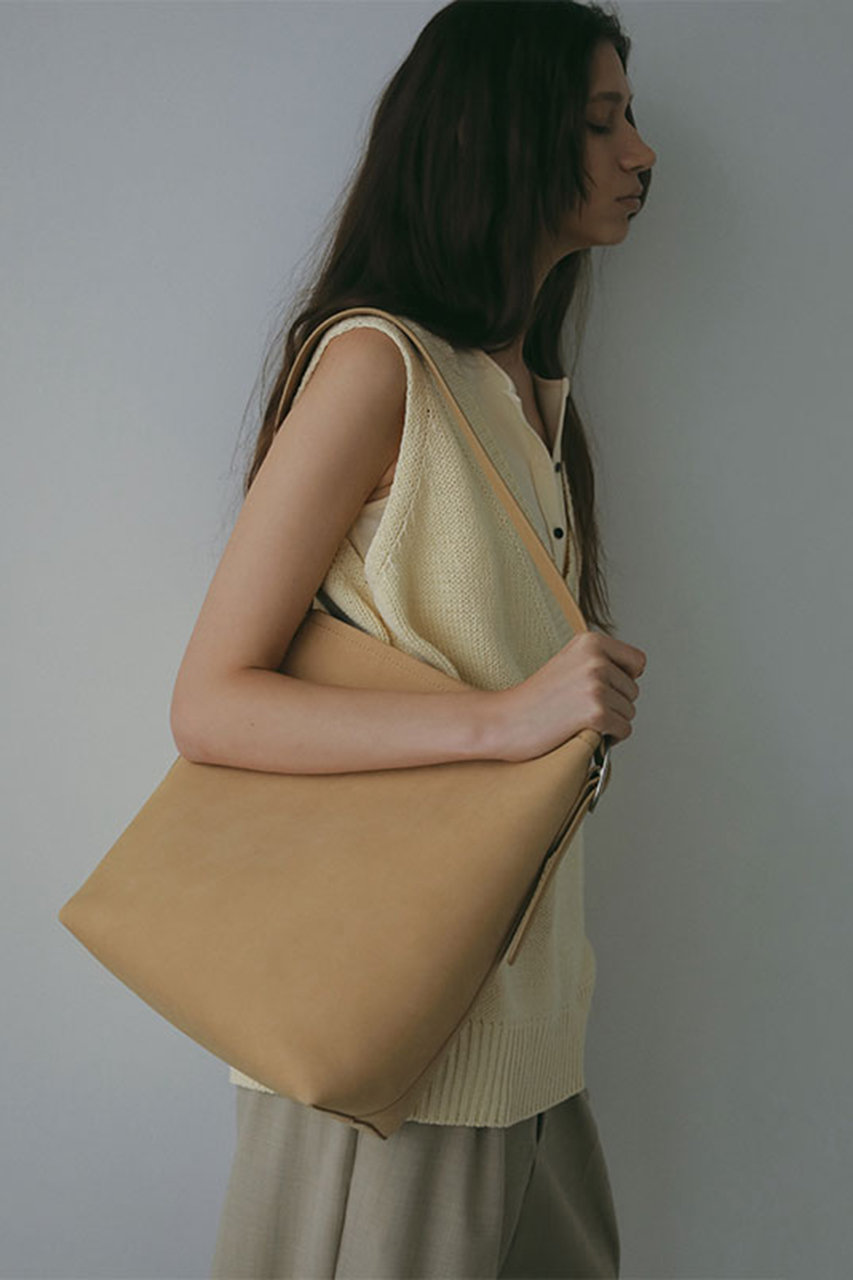 ETRE TOKYO(エトレトウキョウ)｜ブラスリングバックルレザーバッグ