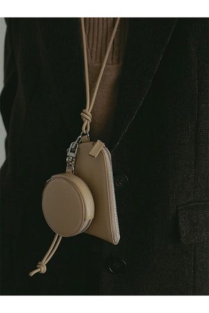 エトレトウキョウ/ETRE TOKYOのレザーコードマルチポーチ(140800/140802)