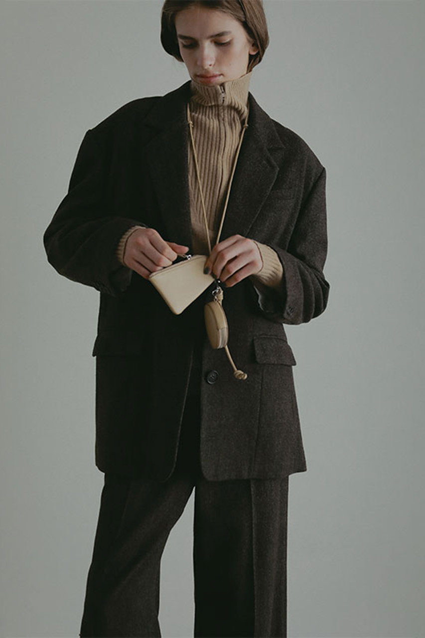 ETRE TOKYO(エトレトウキョウ)｜レザーコードマルチポーチ/ベージュ の