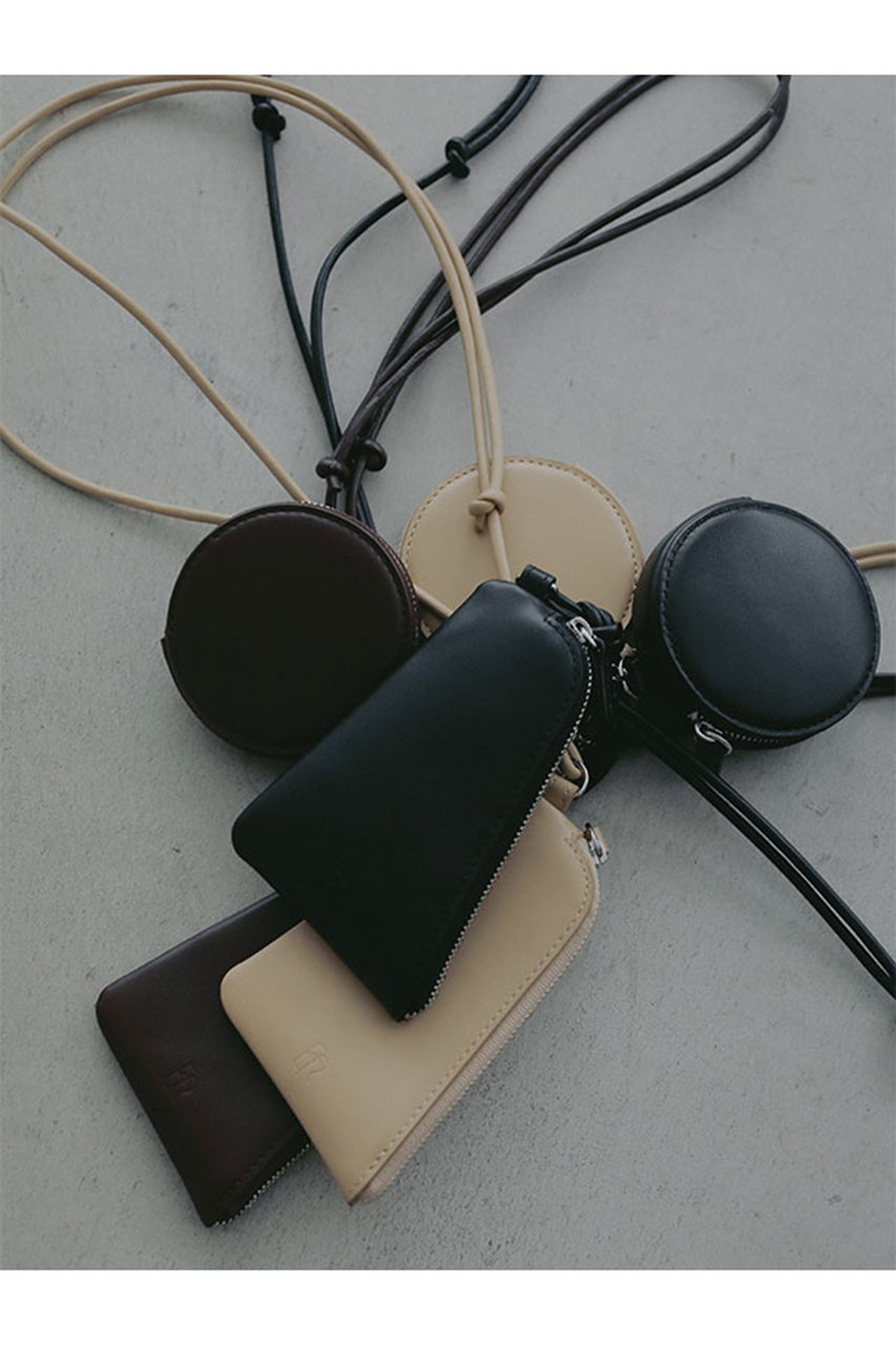 ETRE TOKYO(エトレトウキョウ)｜レザーコードマルチポーチ/ベージュ の