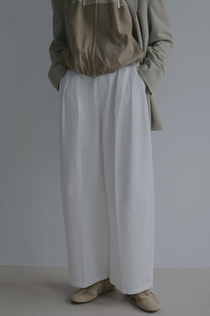 エトレトウキョウ/ETRE TOKYOの【予約販売】ソフトコットンタックカーブパンツ