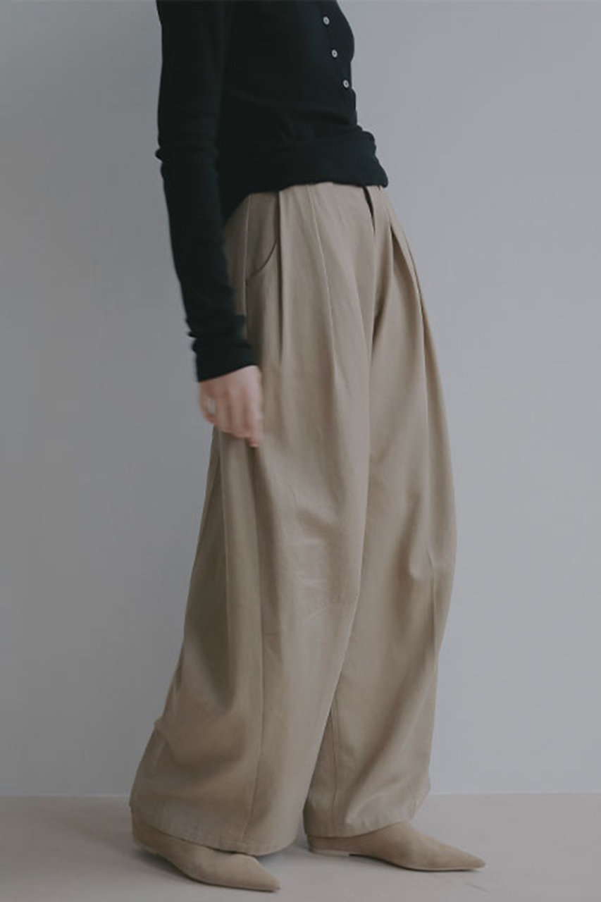 エトレトウキョウ/ETRE TOKYOの【予約販売】ソフトコットンタックカーブパンツ(ベージュ/1226220076-0)