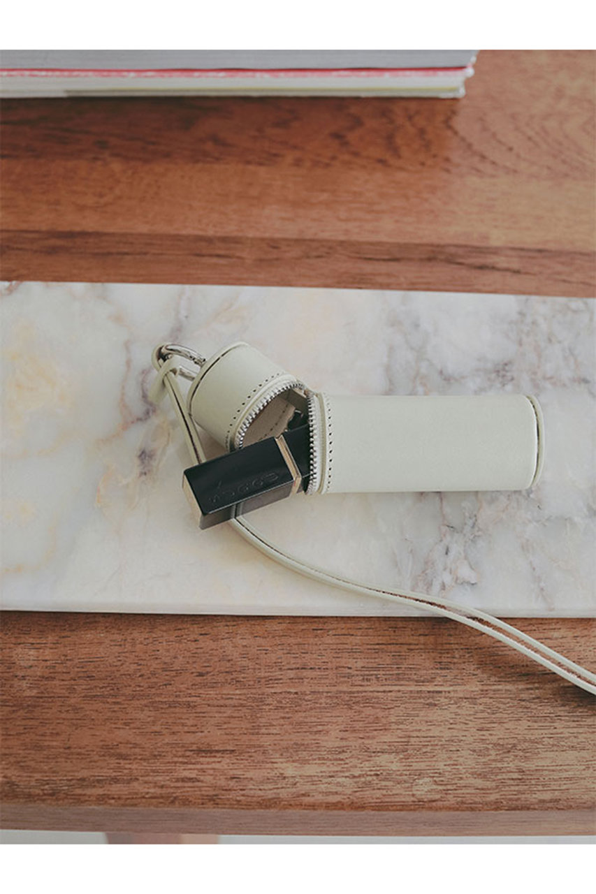 ETRE TOKYO(エトレトウキョウ)｜タンドレザージップリップケース/オフ