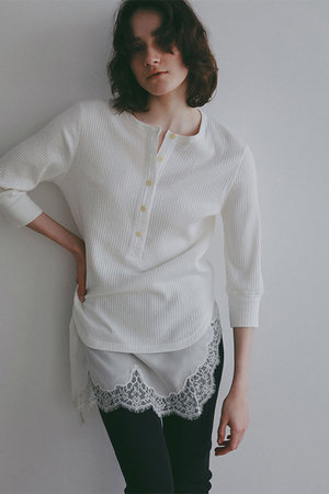 エトレトウキョウ/ETRE TOKYOの3/4スリーブヘンリーネックプルオーバー