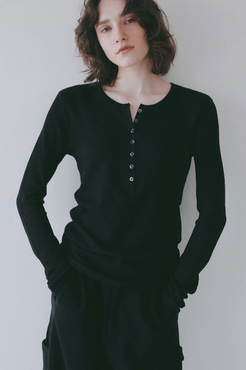 エトレトウキョウ/ETRE TOKYOの【4/16 19:00販売開始】【予約販売】シアーワッフルヘンリーネックプルオーバー(ブラック/1226512036-0)